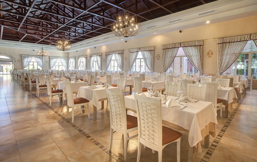 Restaurant, Majestic Colonial Punta Cana - All Inclusive