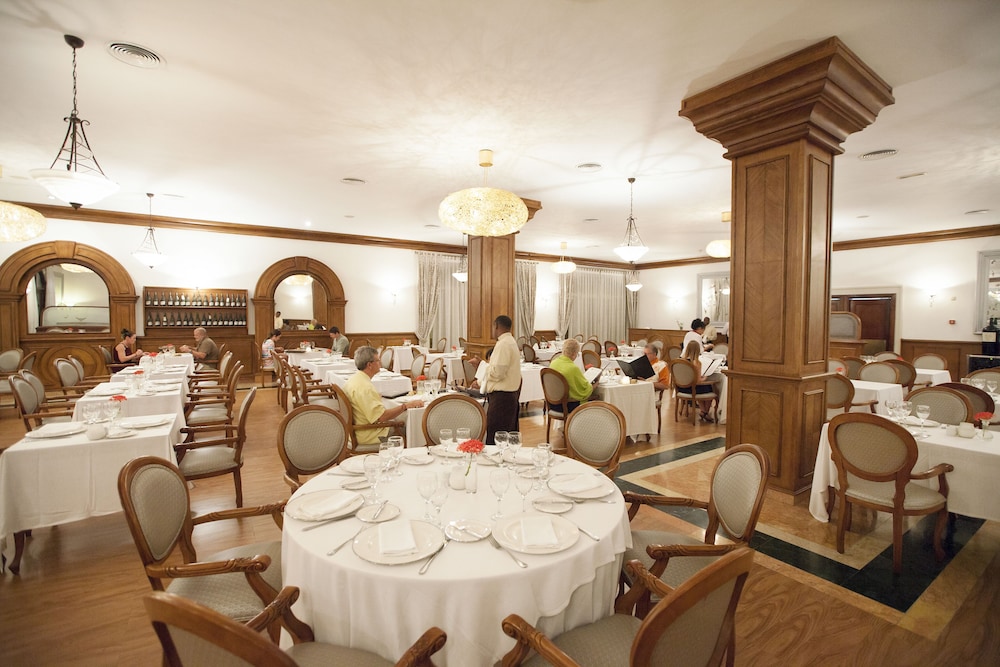 Restaurant, Majestic Colonial Punta Cana - All Inclusive