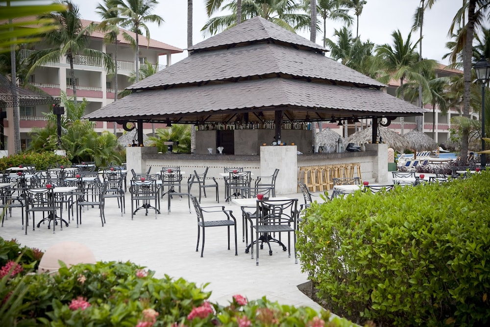 Bar (on property), Majestic Colonial Punta Cana - All Inclusive