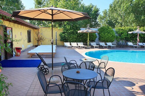 Poolside Bar