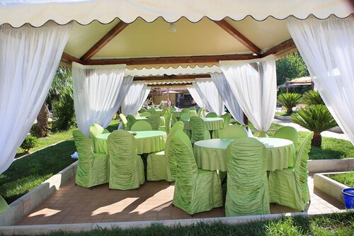 Outdoor Banquet Area