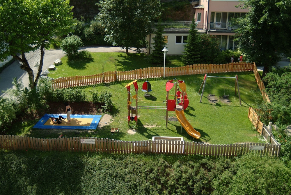 Childrens Play Area - Outdoor