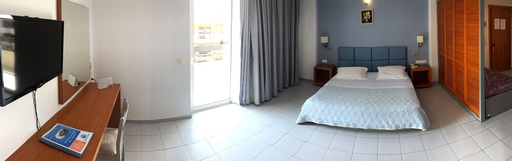 Studio, Pool View - Guestroom