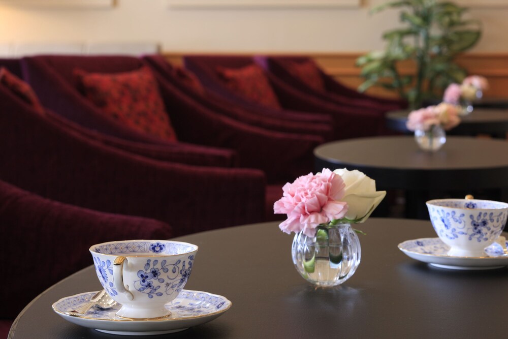 Hotel Lounge