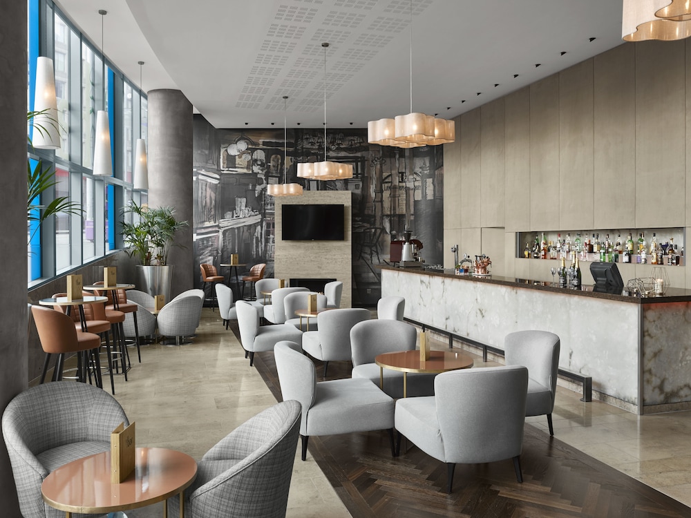 Hotel Bar