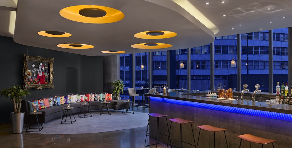 Hotel Bar