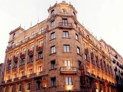 Fachada del hotel