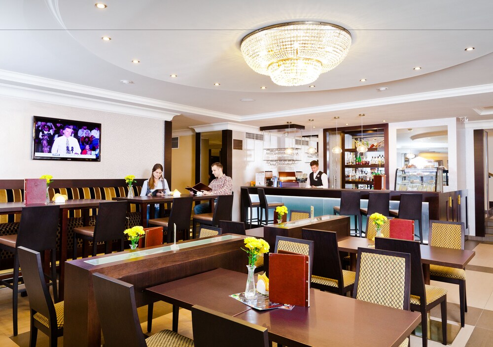 Hotel Bar
