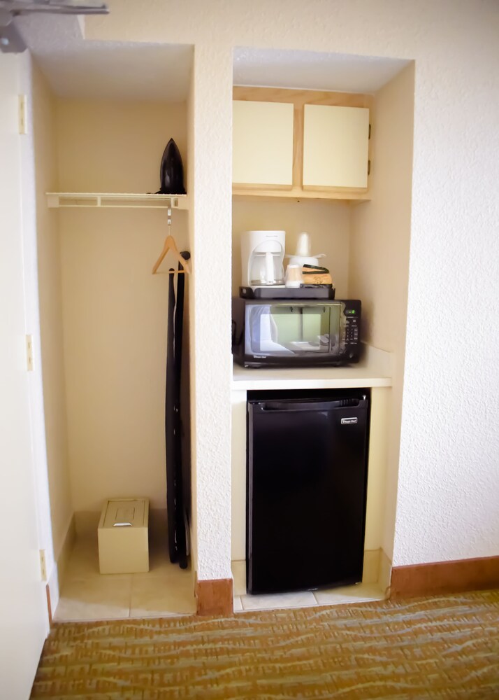 Mini-Refrigerator