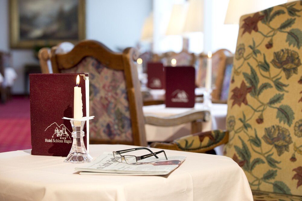 Hotel Lounge
