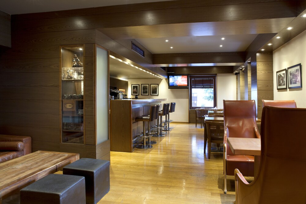 Hotel Bar