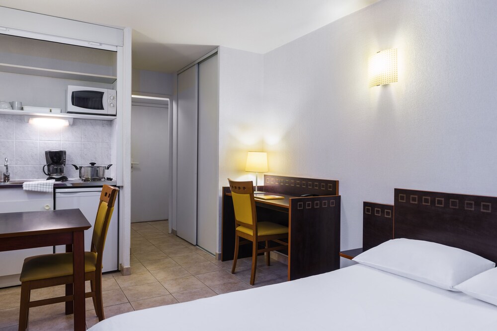 Standard Studio (For 2) - Guestroom