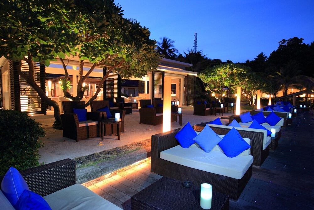 Hotel Lounge