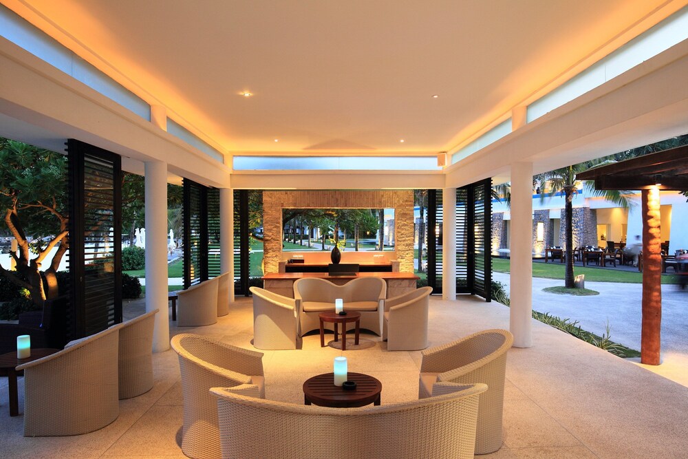Hotel Lounge