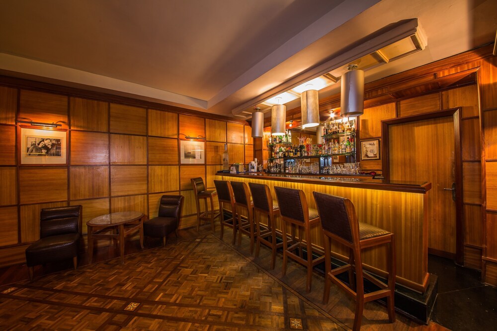 Hotel Bar