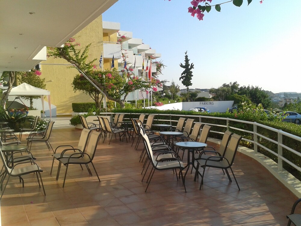 Hotel Bar