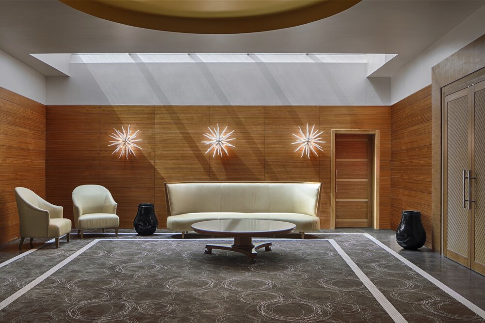 Executive Lounge