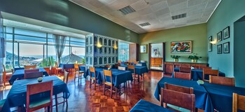 Food Court