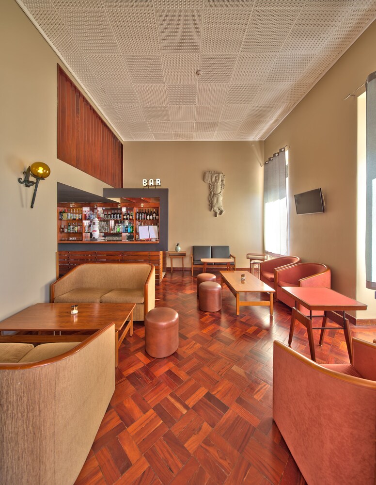 Hotel Bar
