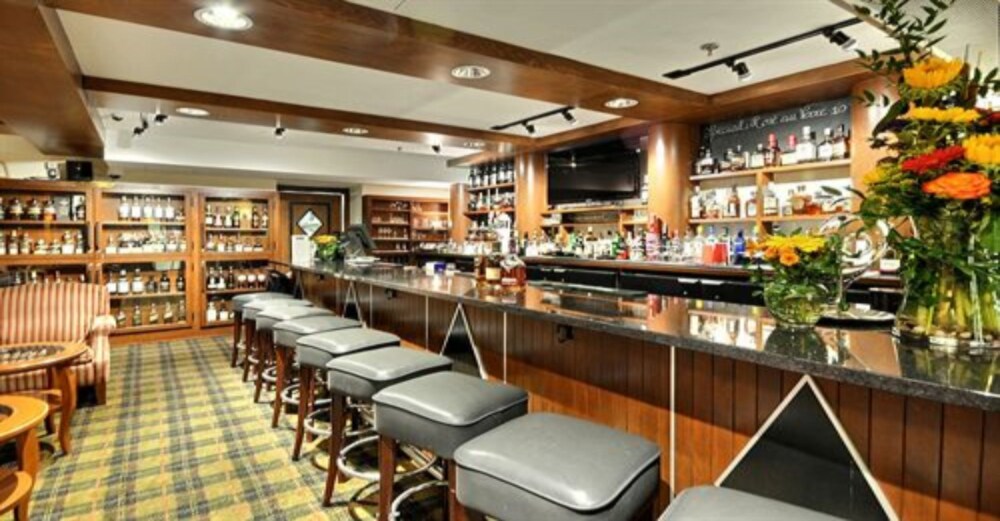 Hotel Bar