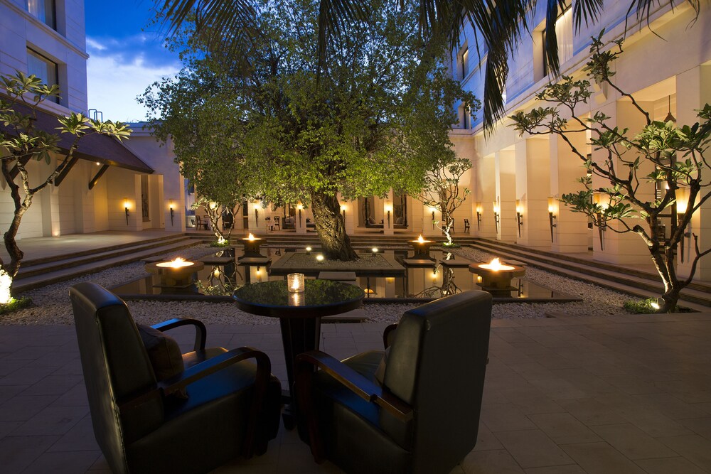 Courtyard View
