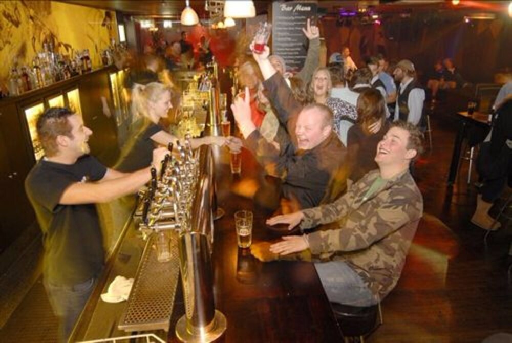 Hotel Bar