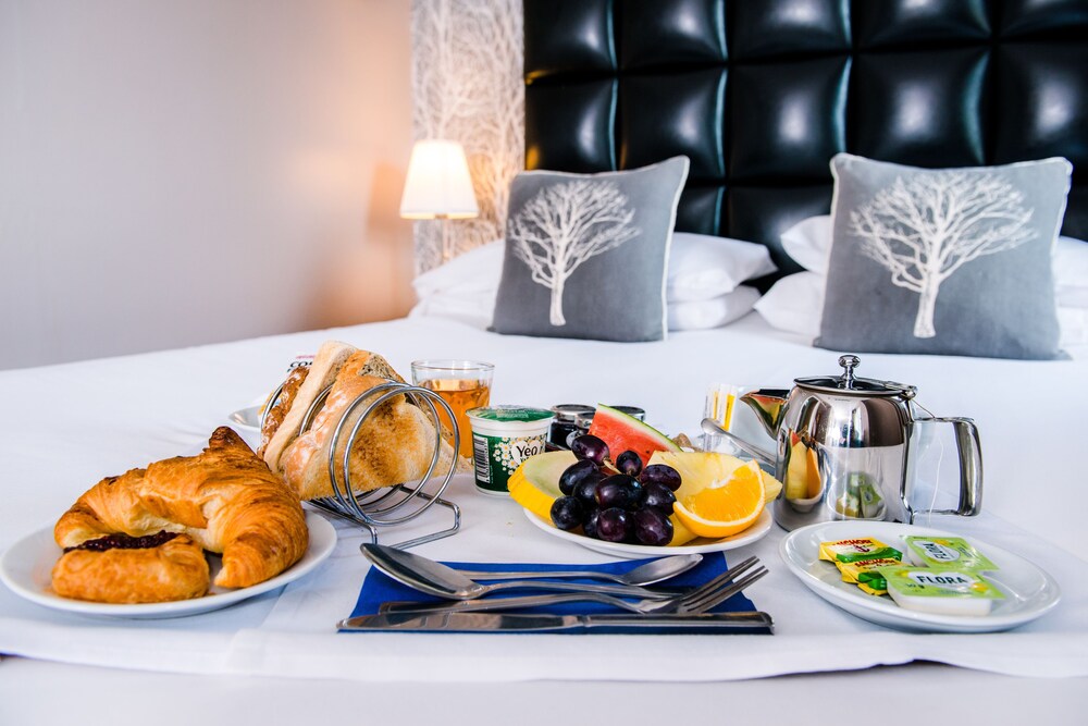 Room Service - Dining