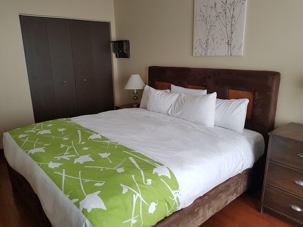 Luxury Condo, 2 Bedrooms, Accessible, Balcony - Guestroom
