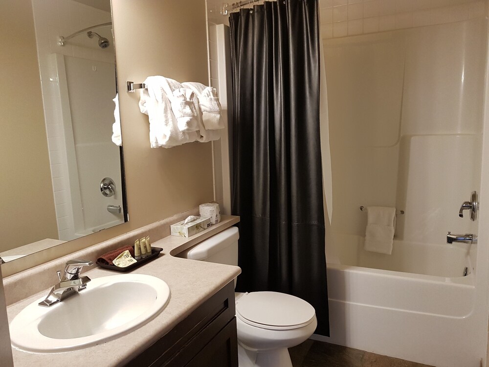 Luxury Condo, 2 Bedrooms, Accessible, Balcony - Bathroom