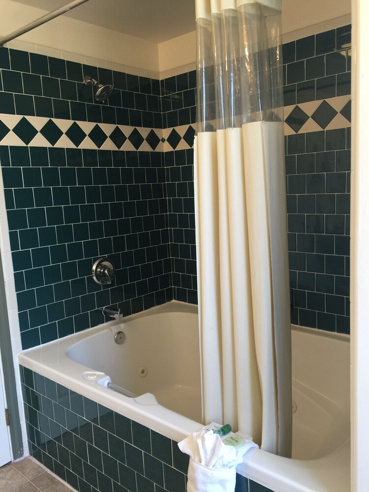 Jetted Tub