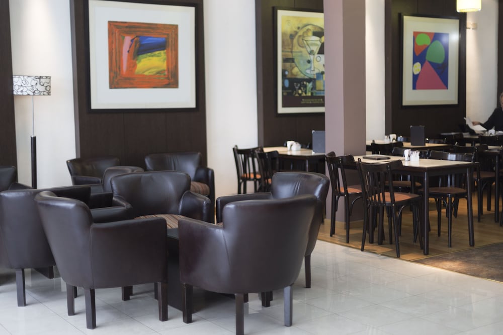 Hotel Bar