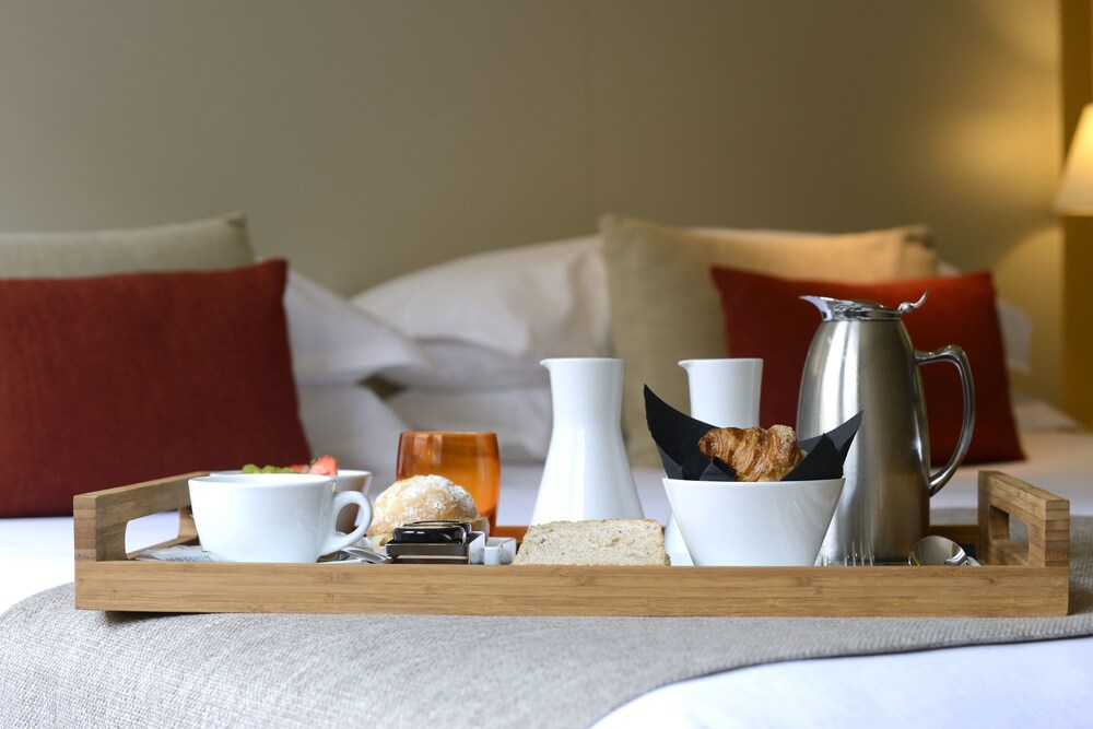 Room Service - Dining
