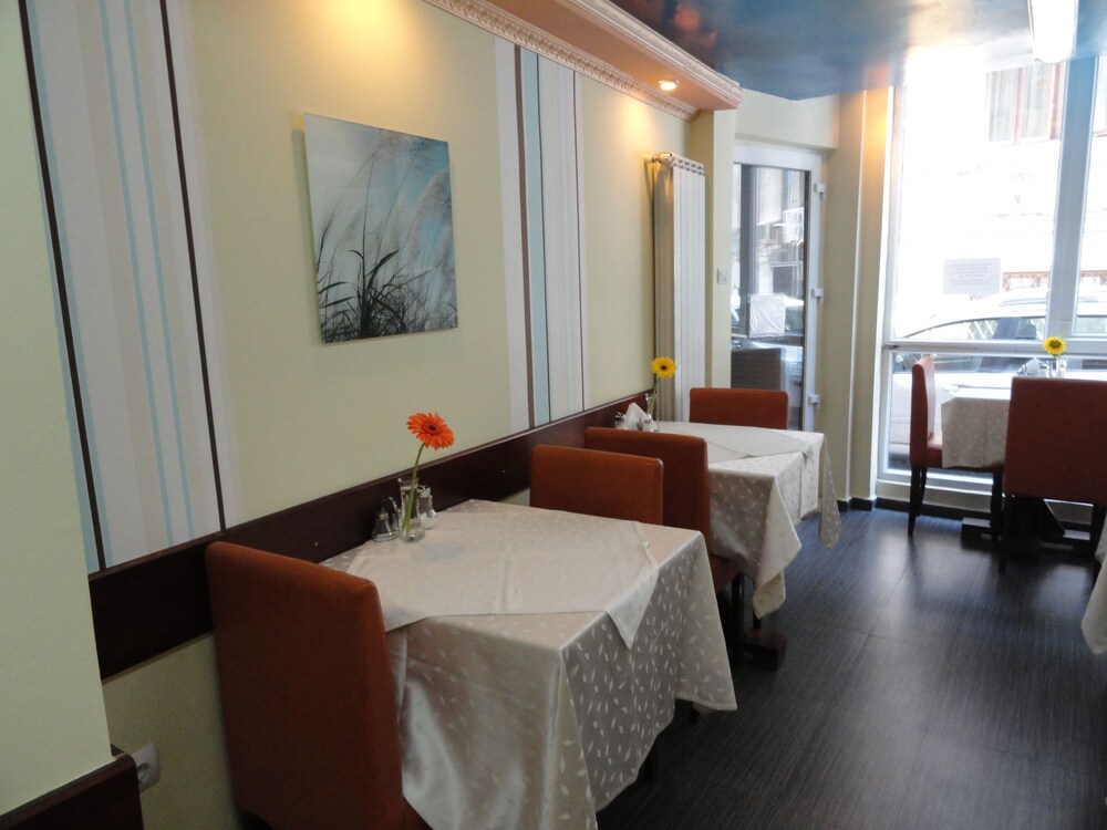 Hotel Bar