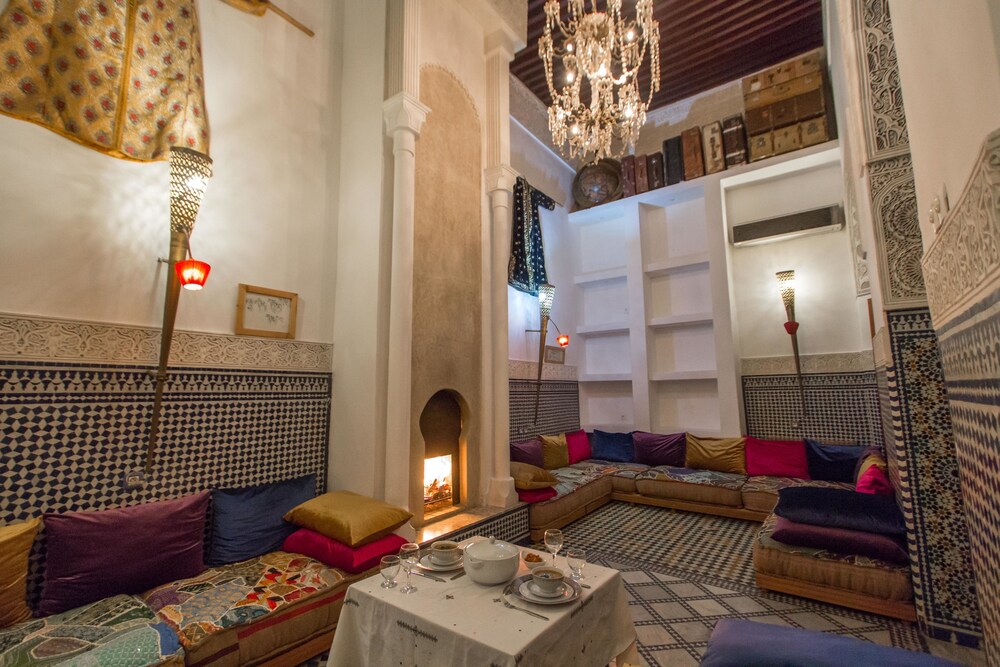 Hotel Lounge