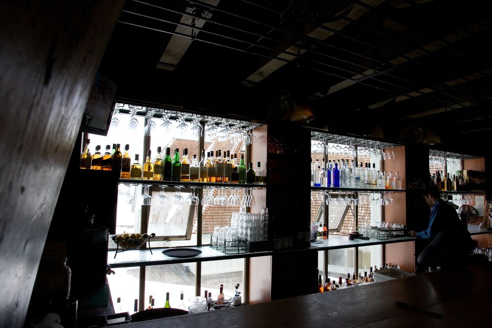 Hotel Bar