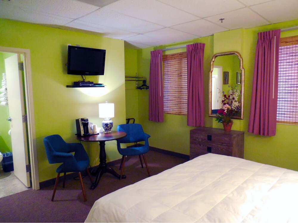 Guestroom