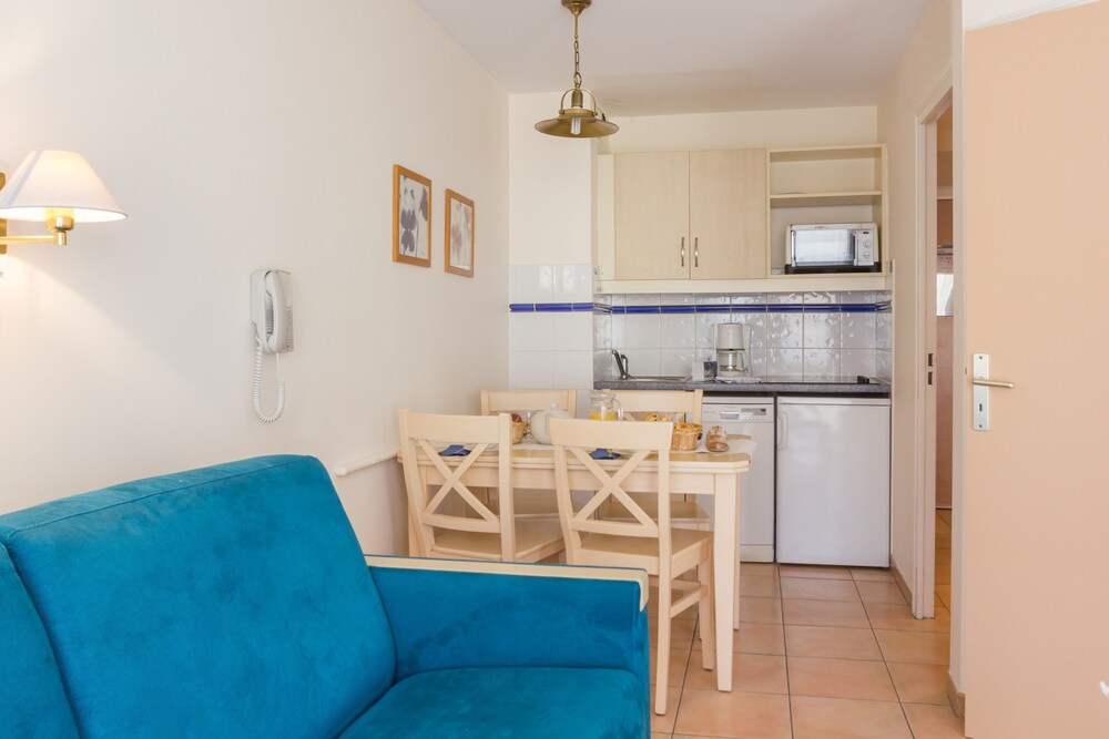Standard Studio for 3/4 people Air-conditioned - Living Area