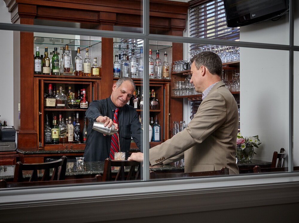 Hotel Bar