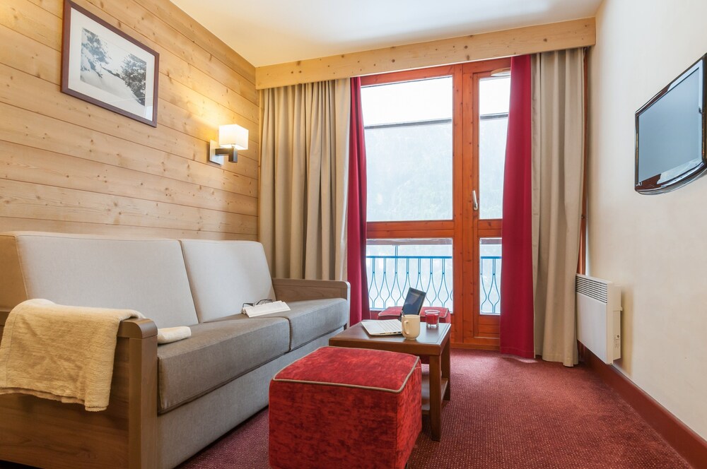 Standard 1 Bedroom Apartment for 4/5 people - Living Area