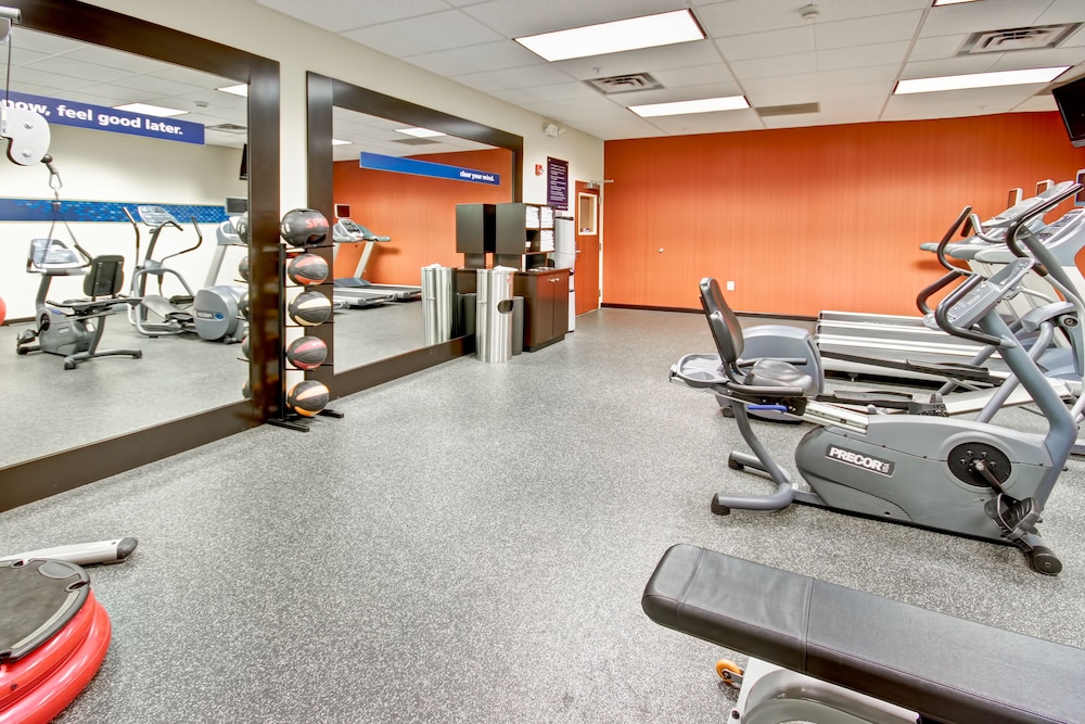 Fitness facility, Hampton Inn & Suites Denver-Downtown