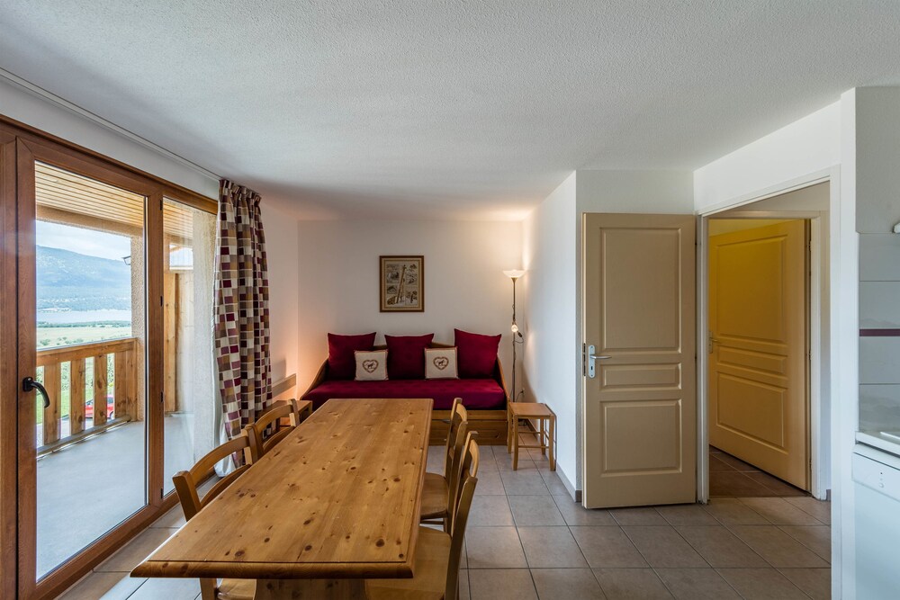 Apartment, 2 Bedrooms - Living Room