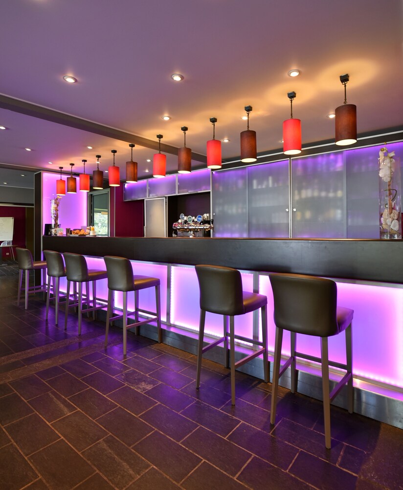 Hotel Bar