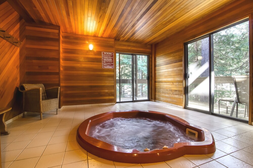 Townhome, 2 Bedrooms, Hot Tub (Unit 72) - Indoor Spa Tub