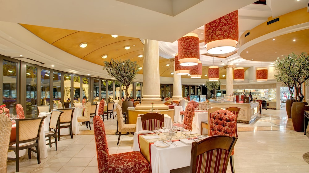 Hotel Lounge