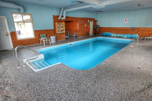 Best Budget Inn and Suites