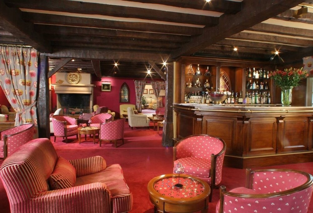 Hotel Lounge