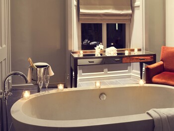Jetted Tub