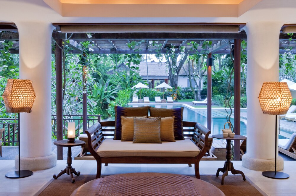 Hotel Lounge