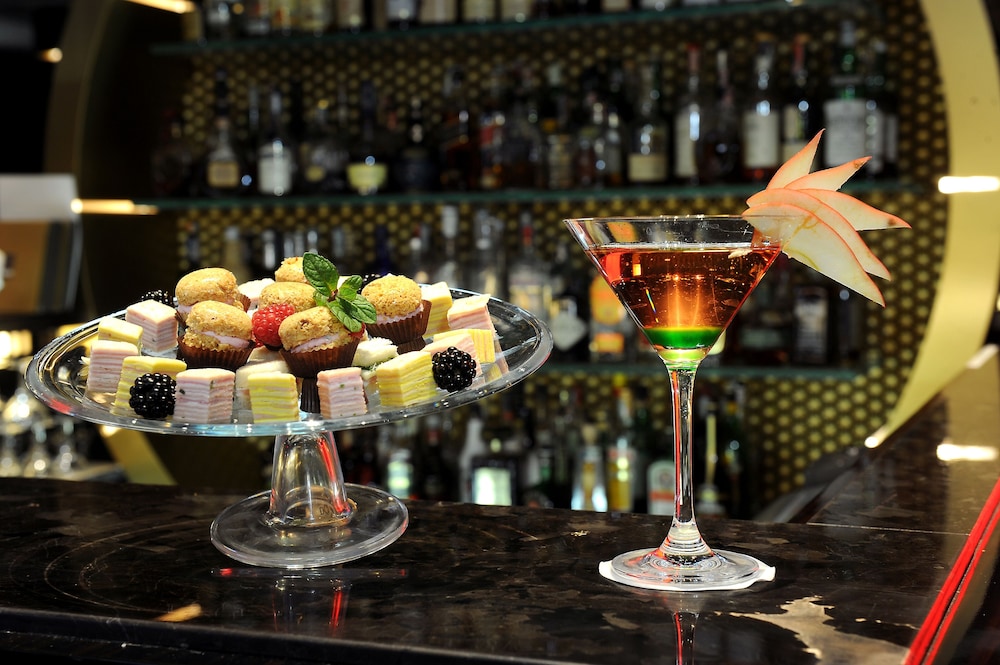 Hotel Bar
