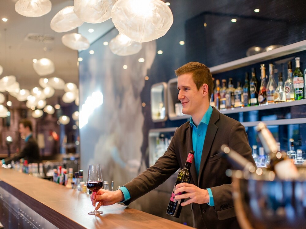Hotel Bar